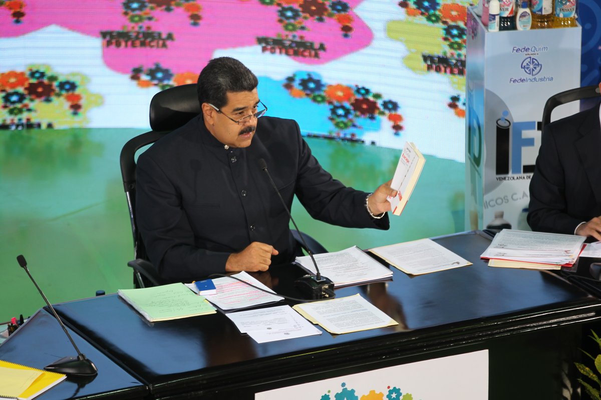 Maduro-Anuncios-Expo-Venezuela-Potencia