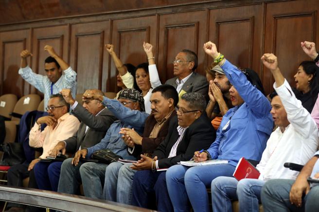 Constituyentistas durante una sesión de la Asamblea Nacional Constituyente , en Caracas (Venezuela)