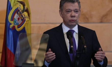 Santos critica a Maduro e insiste en abrir un corredor humanitario en Venezuela