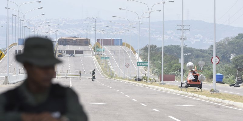Régimen de Maduro mantendrá cerrada la frontera con Colombia