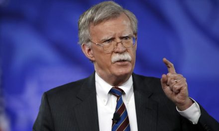 Bolton anuncia que vendrán sanciones más duras para el régimen de Maduro