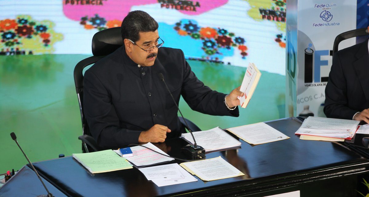 Presidente Nicolás Maduro firma certificación de 16 casas de cambio de criptoactivos