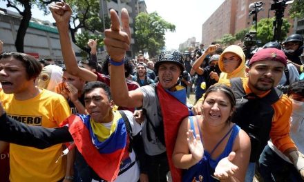 TENSIÓN EN VENEZUELA COMO RESULTADO DE MARCHAS CHAVISTAS Y OPOSITORAS EN EL PAÍS